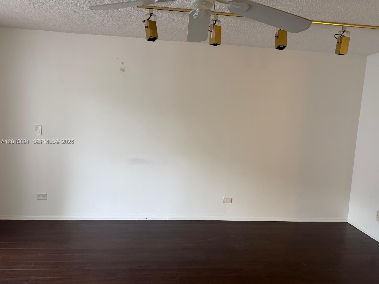 3720 Inverrary Dr 2k Property Photo 15