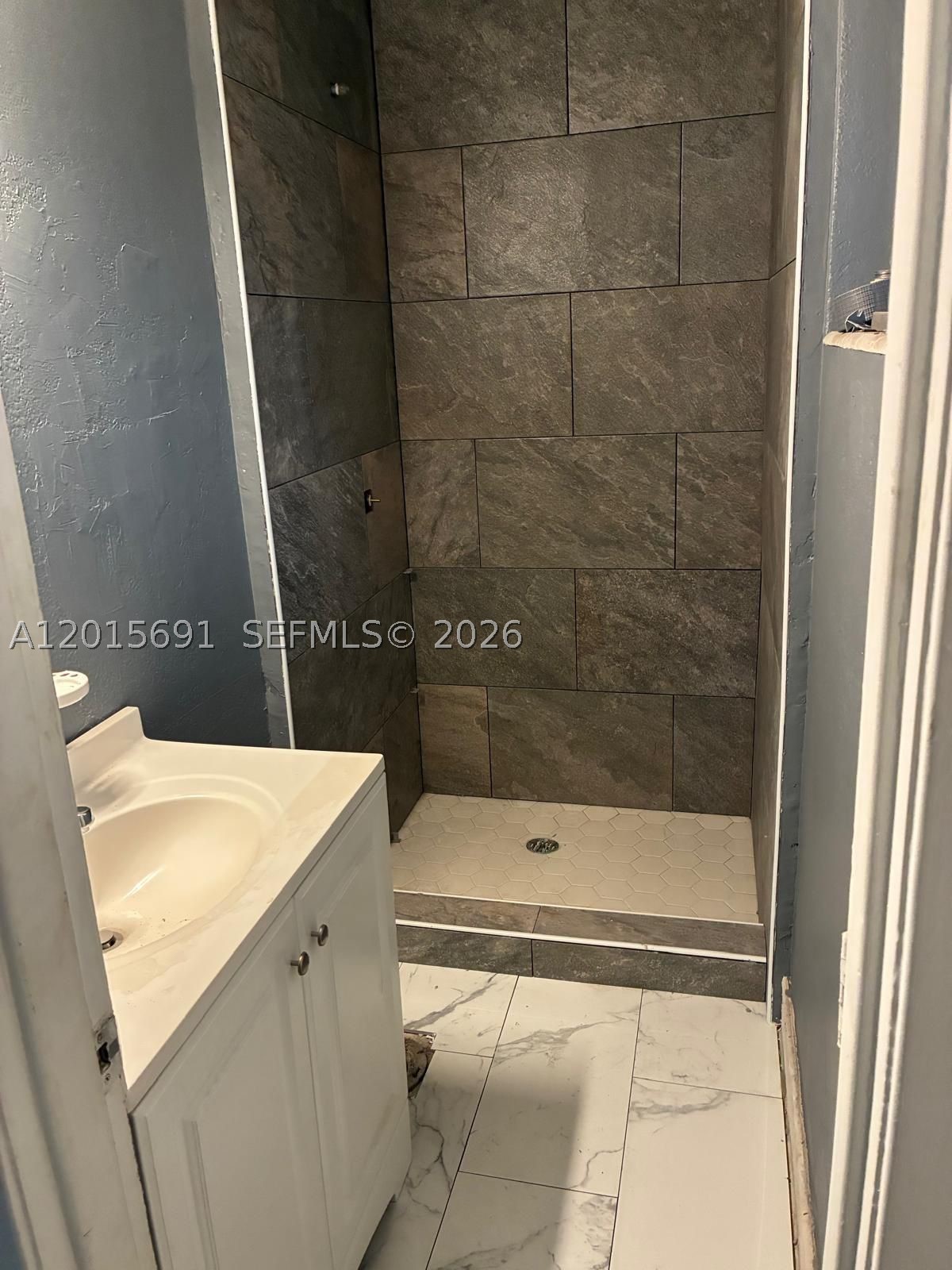1 St Regis Dr Property Photo 3
