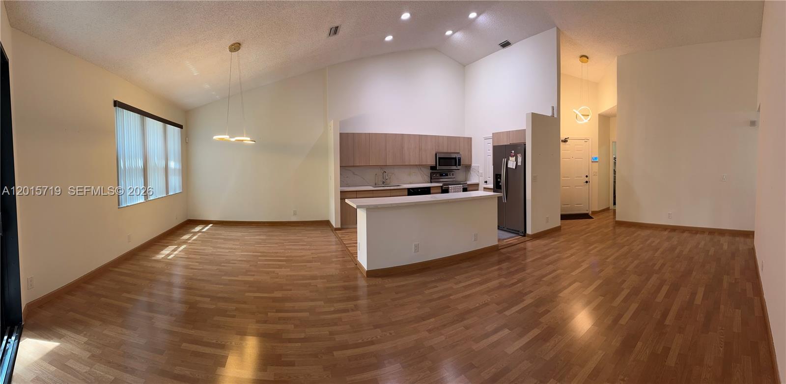 5790 Coach House Cir E Property Photo 7