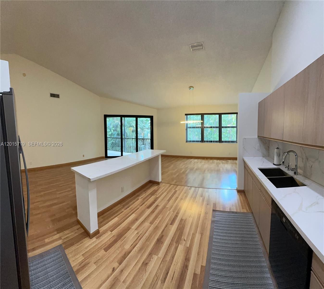 5790 Coach House Cir E Property Photo 12