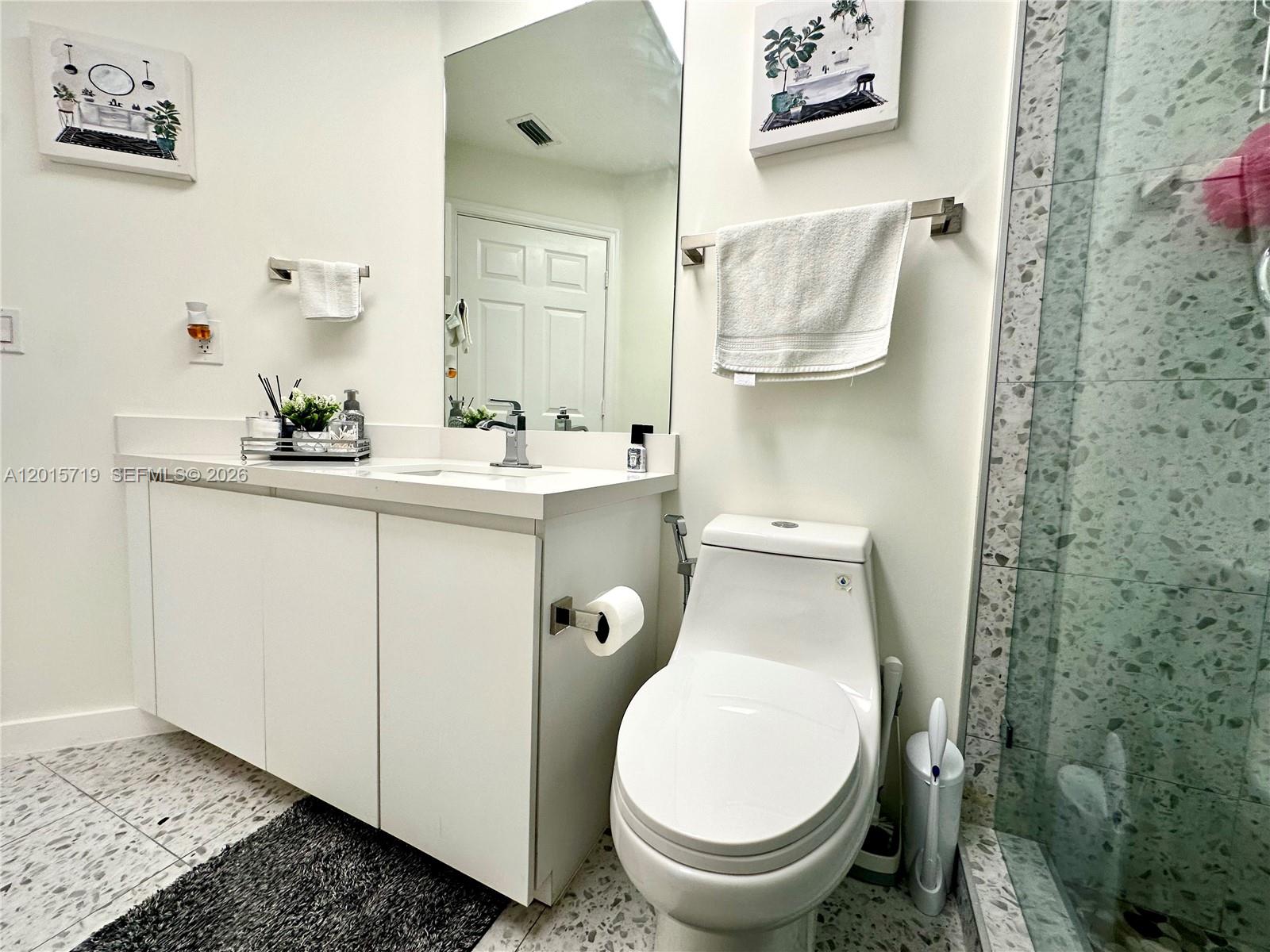 5790 Coach House Cir E Property Photo 19