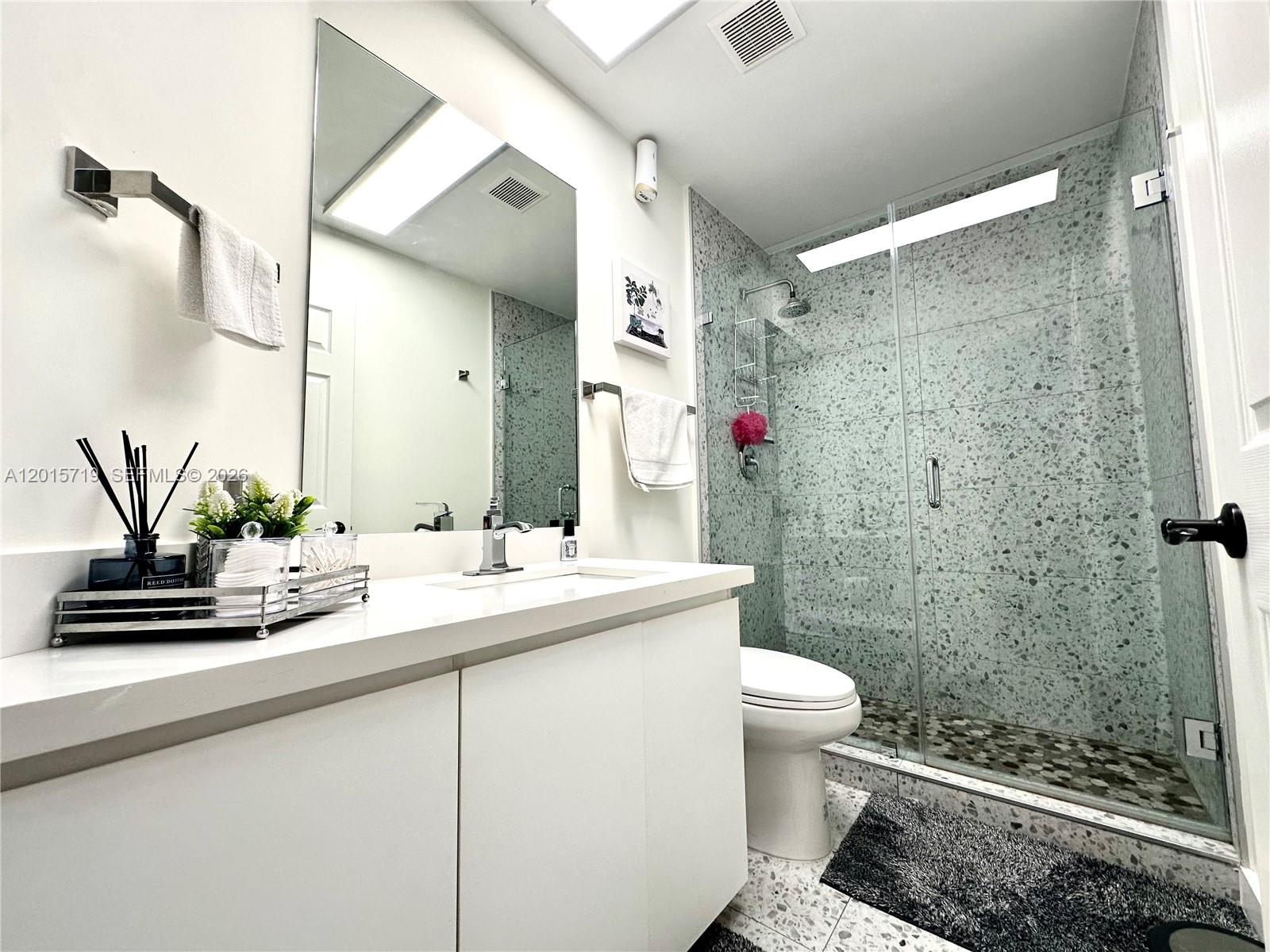 5790 Coach House Cir E Property Photo 20