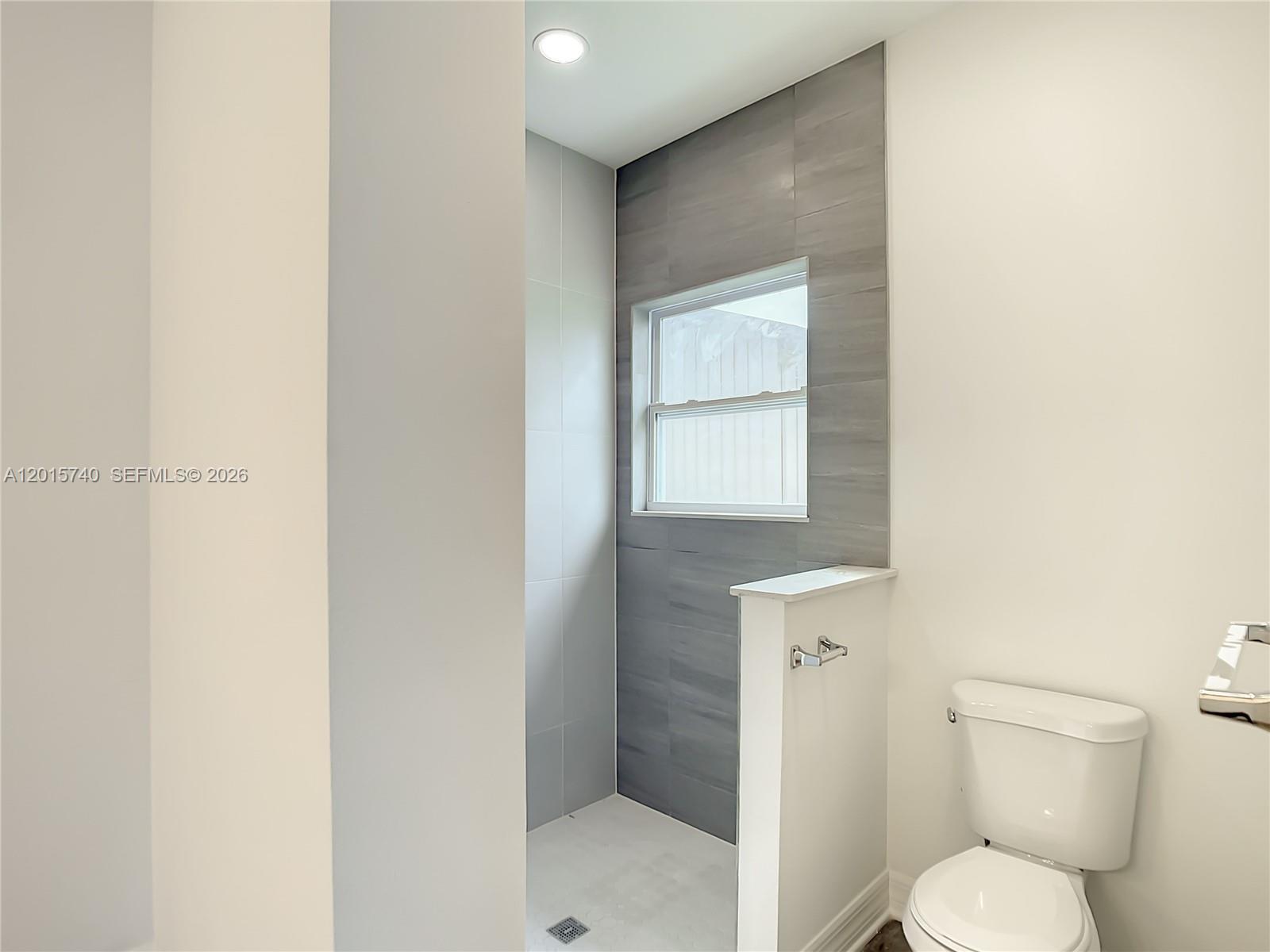 14210 Luxo Ave 0 Property Photo 11