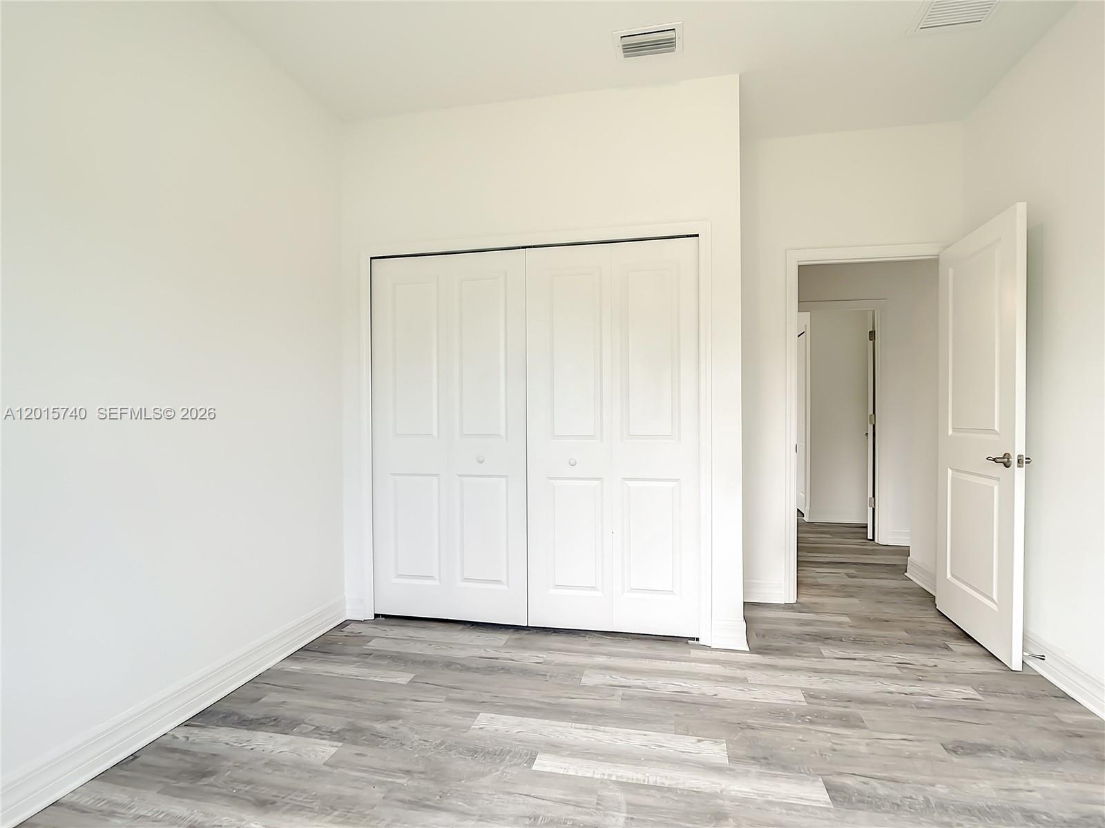 14210 Luxo Ave 0 Property Photo 12