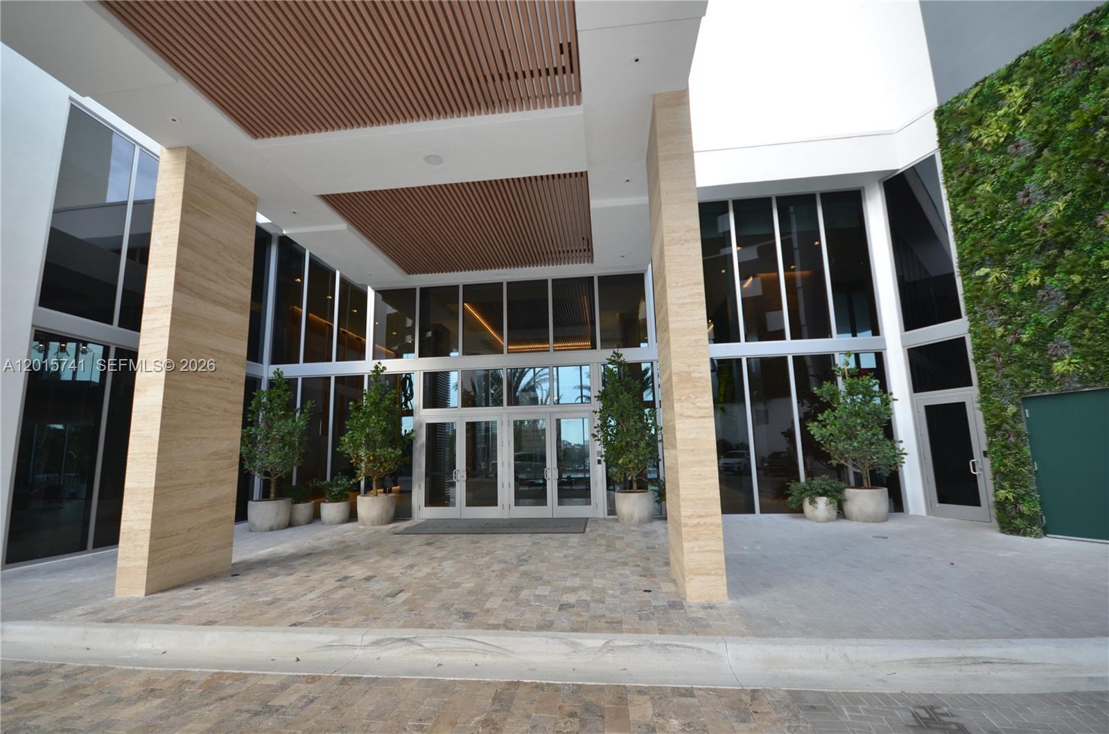 16385 Biscayne Blvd 519 Property Photo 1