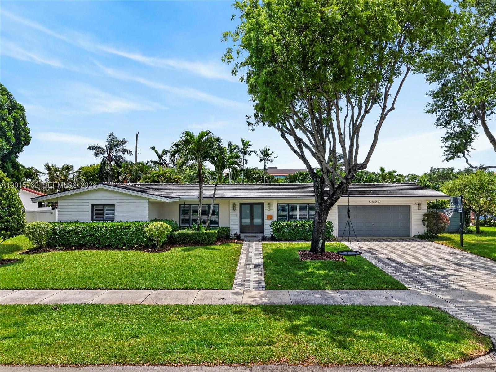 8820 SW 85th Ter Property Photo 1