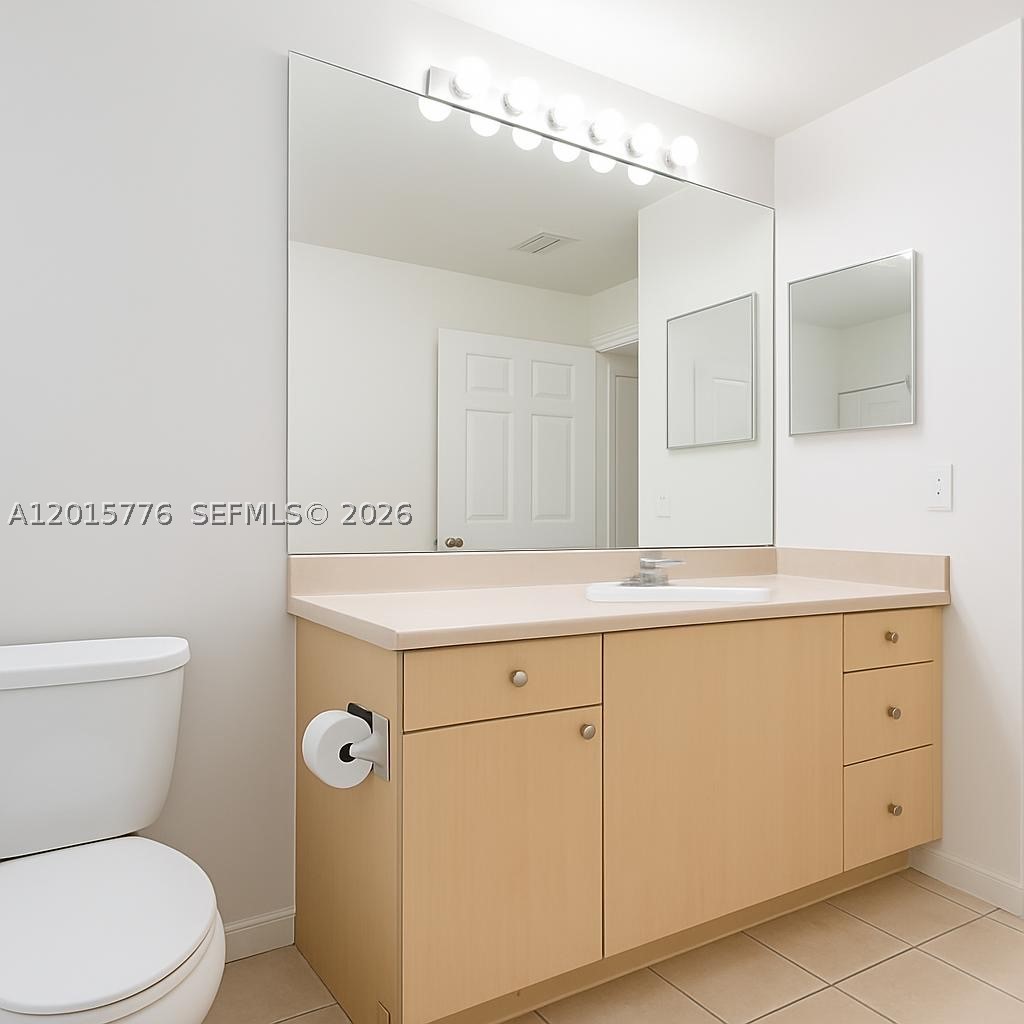 1900 Van Buren St 112b Property Photo 11
