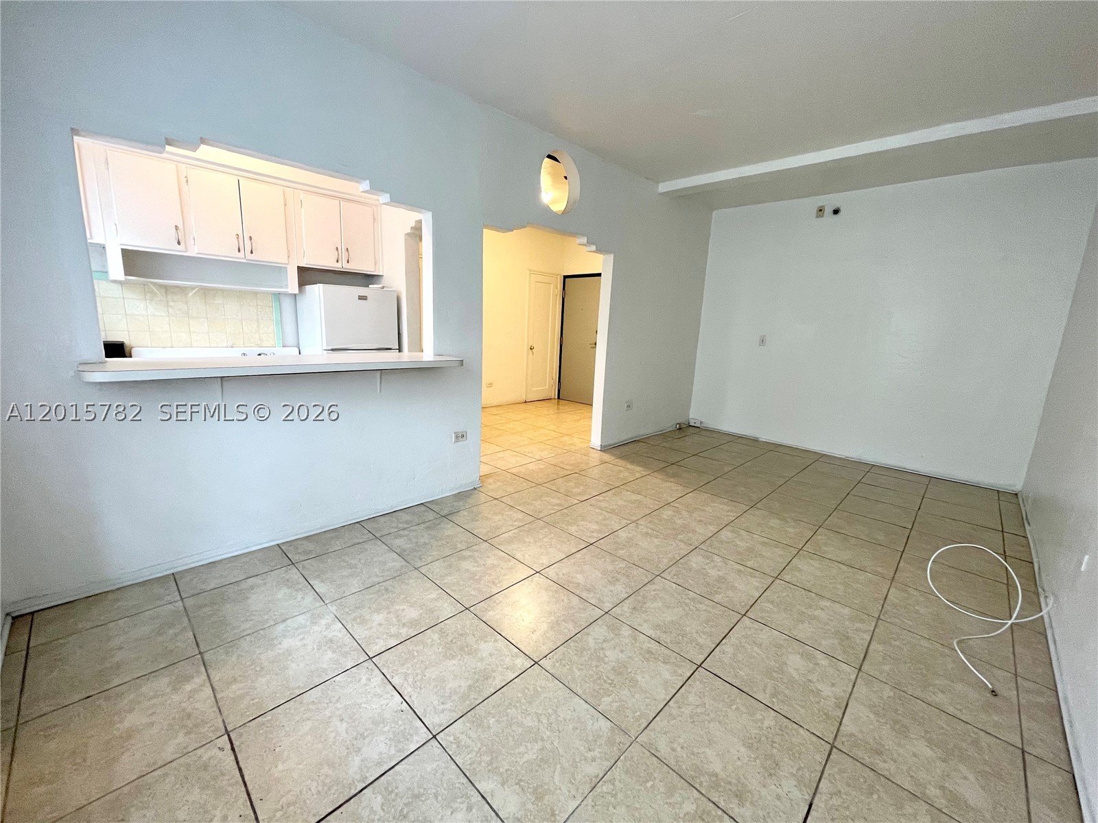 901 Collins Ave 103 Property Photo 2