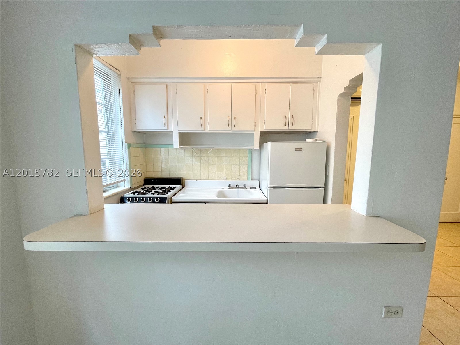 901 Collins Ave 103 Property Photo 3