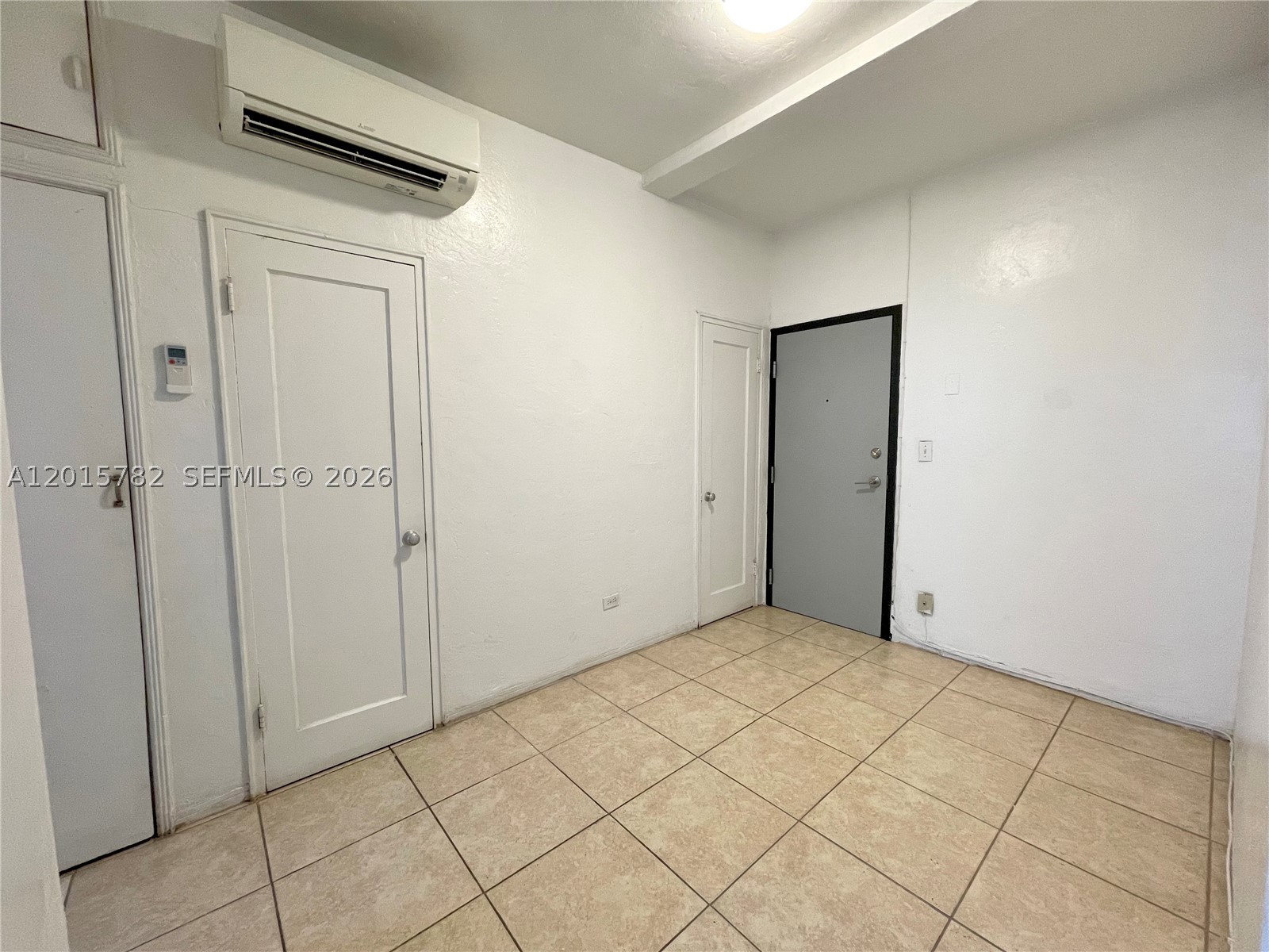 901 Collins Ave 103 Property Photo 5