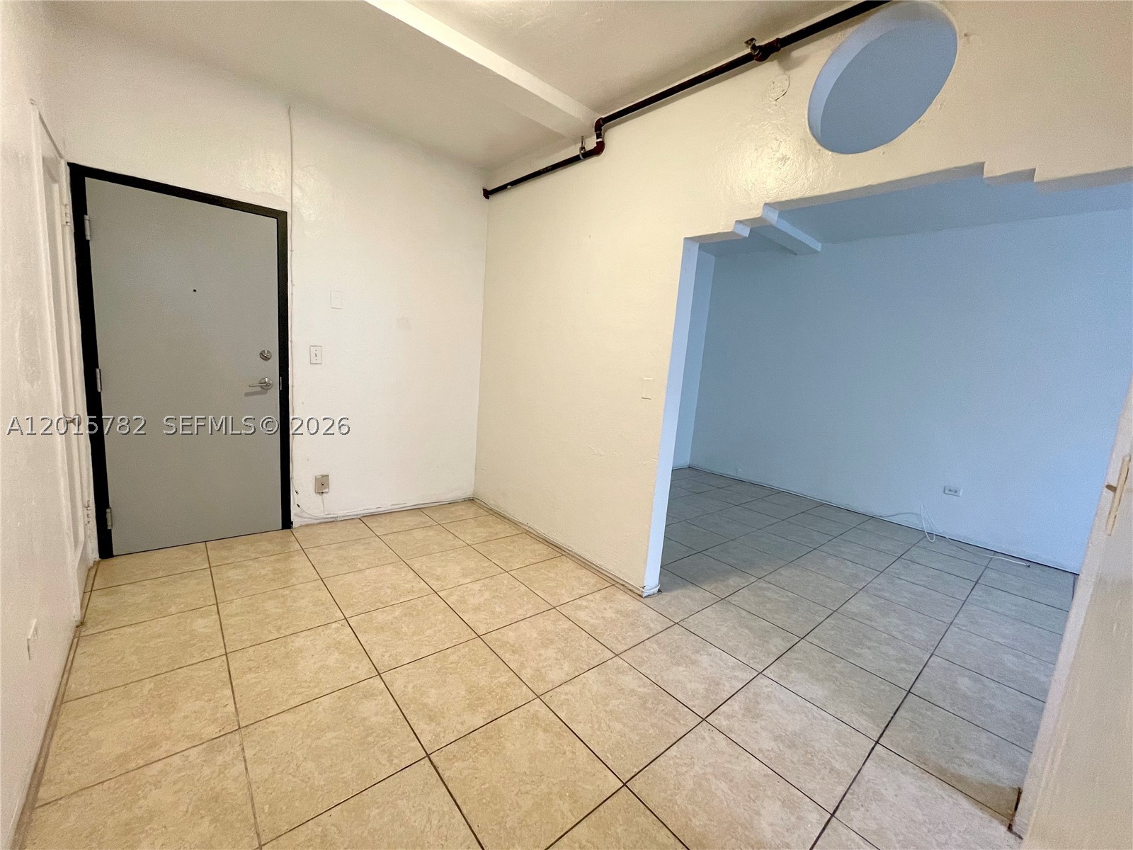 901 Collins Ave 103 Property Photo 6