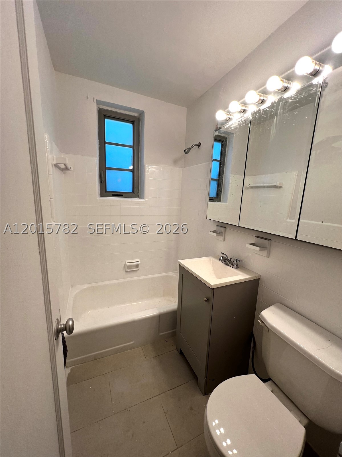 901 Collins Ave 103 Property Photo 7