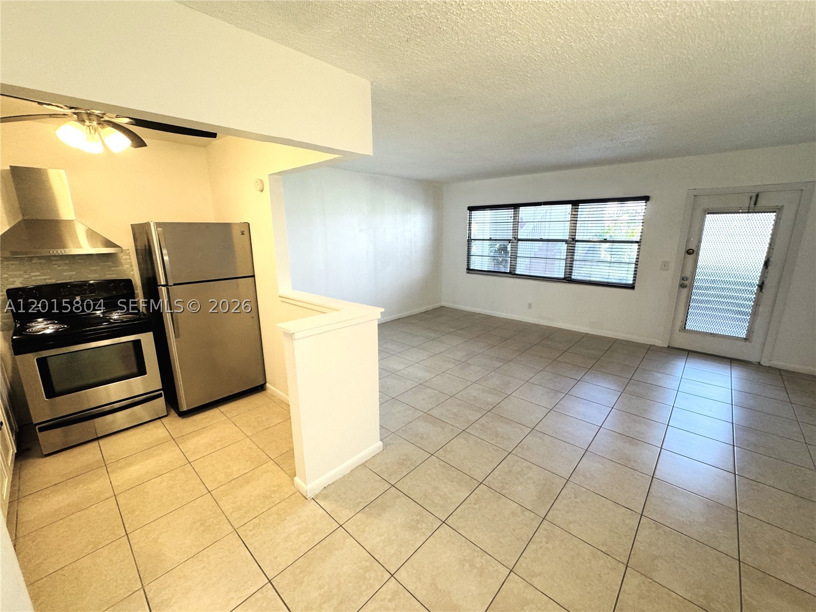 138 Fanshaw D Property Photo 3