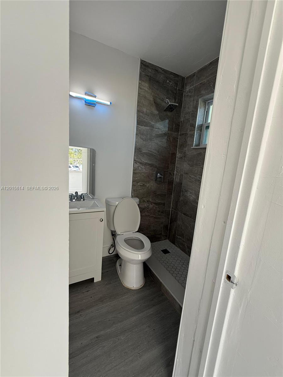 1760 Nw 84th St Property Photo 5