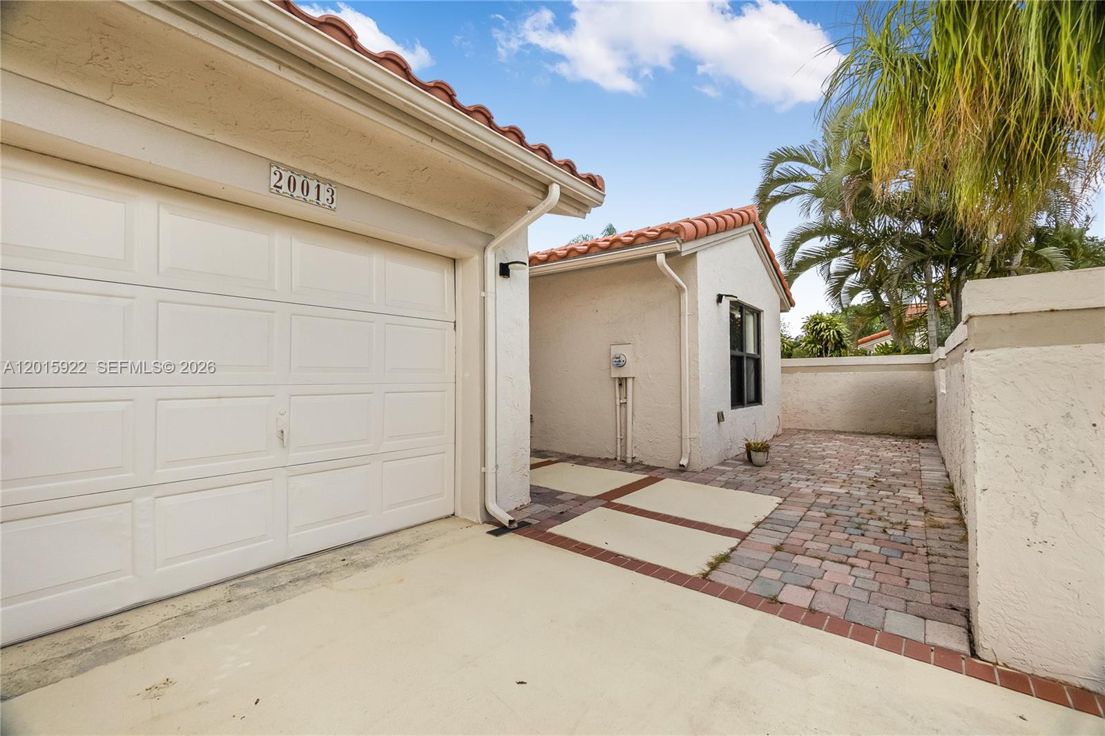 20013 Mona Cir Property Photo 4