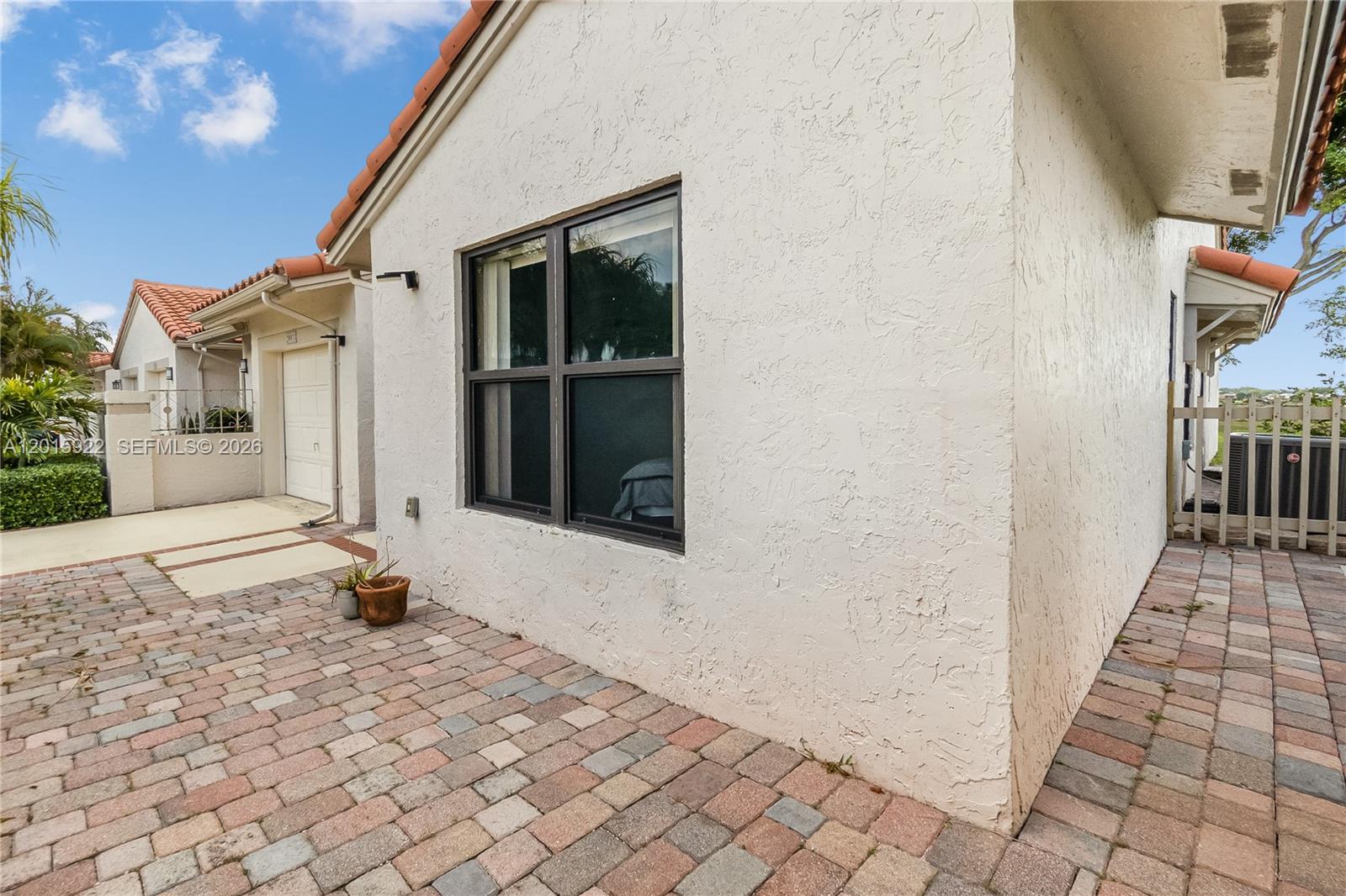 20013 Mona Cir Property Photo 5