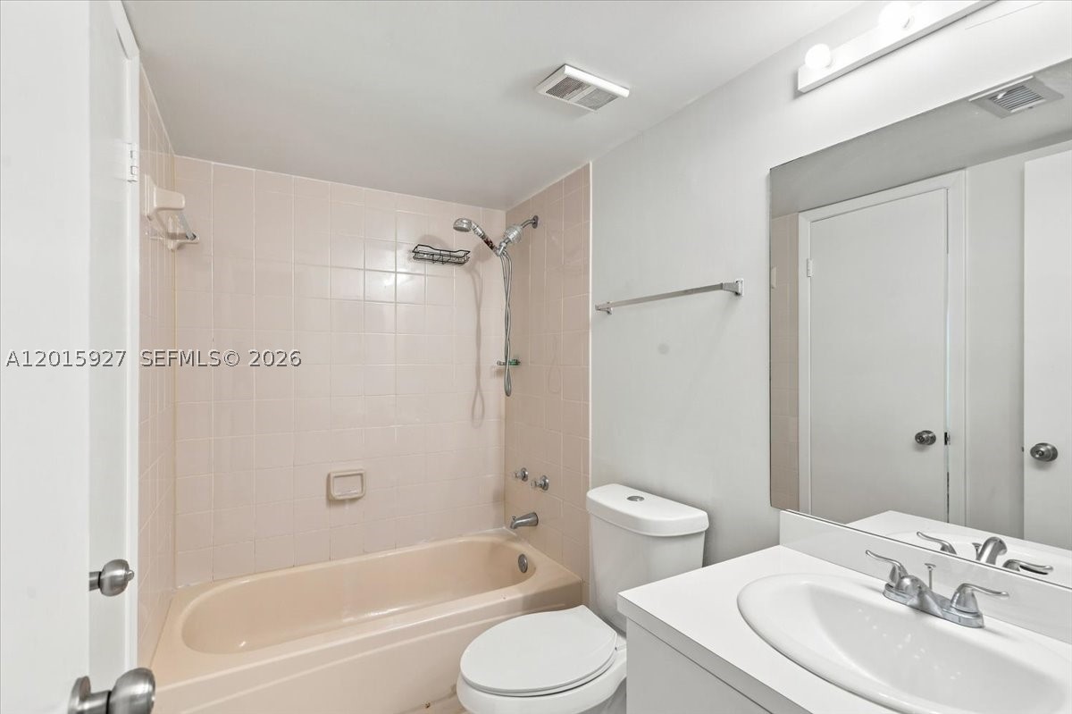 8660 Sw 212th St 306 Property Photo 15