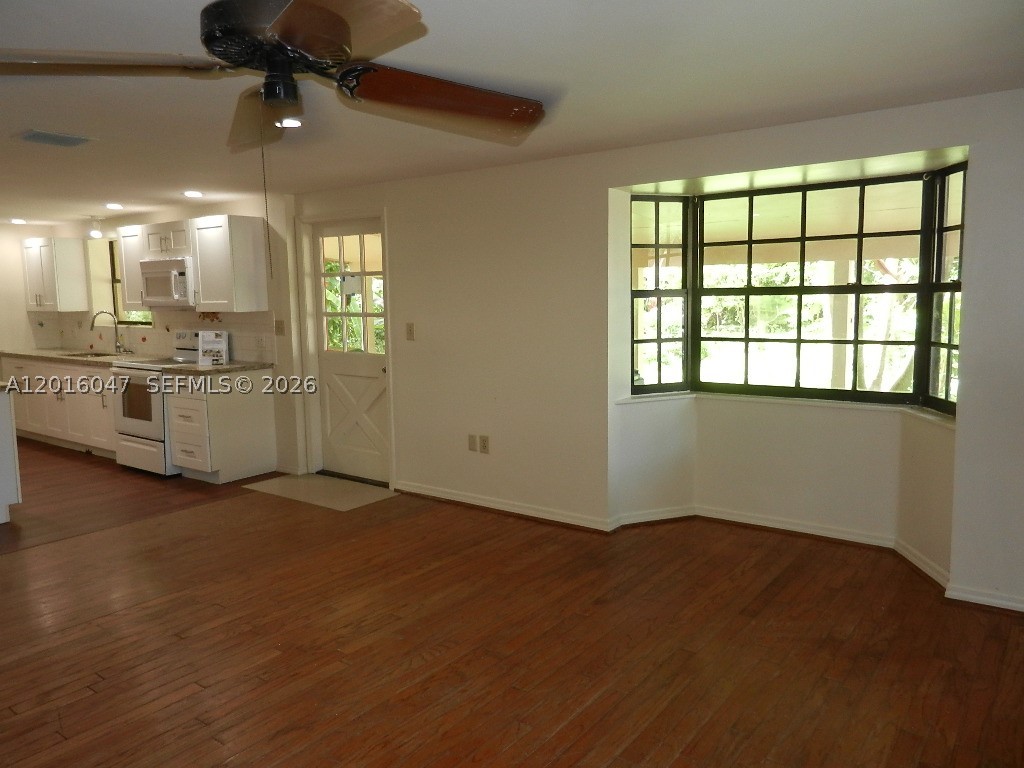 18950 Sw 240th St Property Photo 9