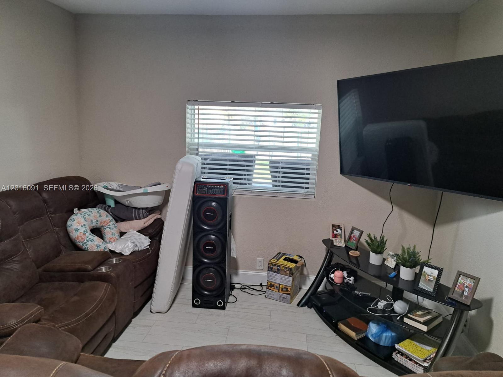 311 Nw 28th Way Property Photo 13