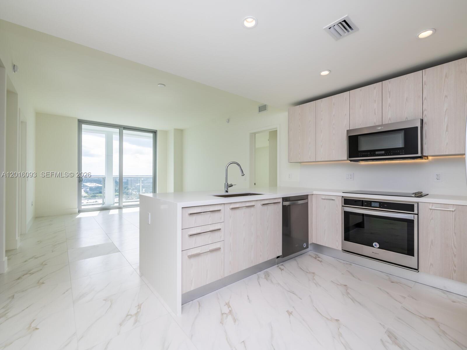 2000 S Metropica Way 2007 Property Photo 5