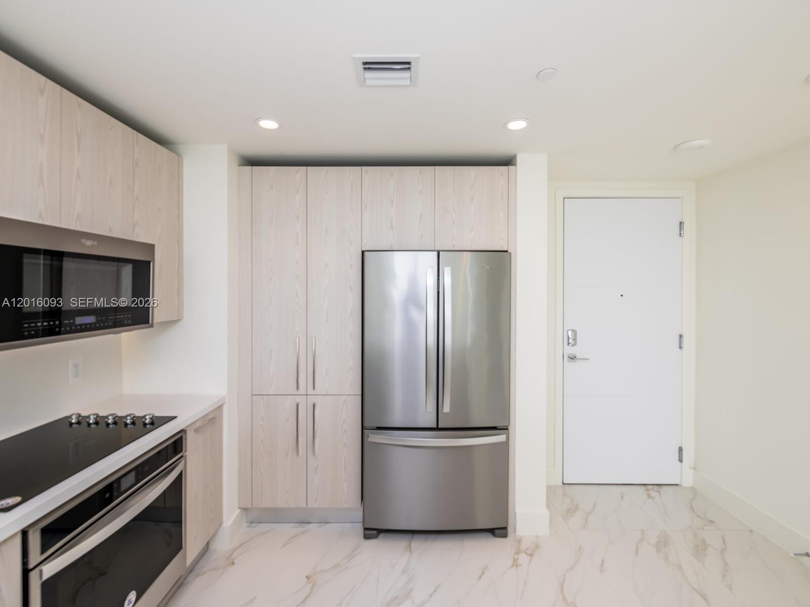2000 S Metropica Way 2007 Property Photo 7