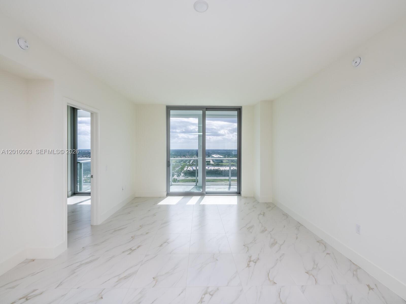 2000 S Metropica Way 2007 Property Photo 8