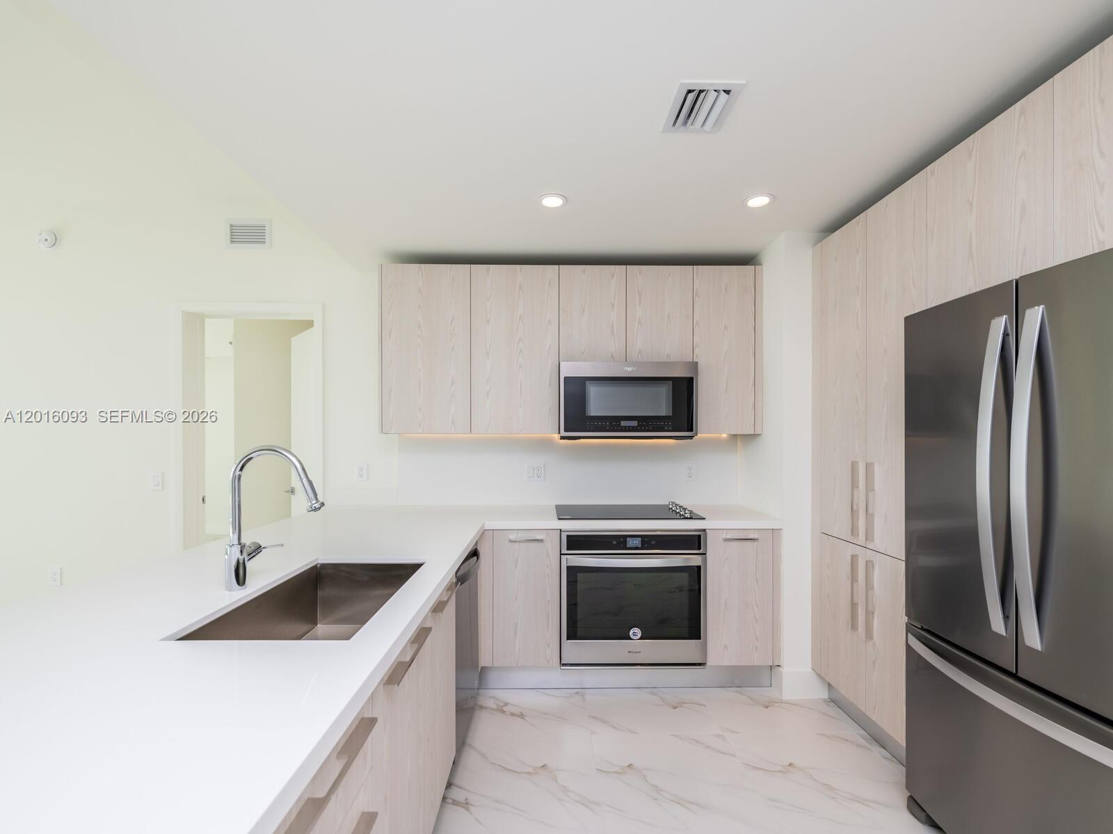 2000 S Metropica Way 2007 Property Photo 9