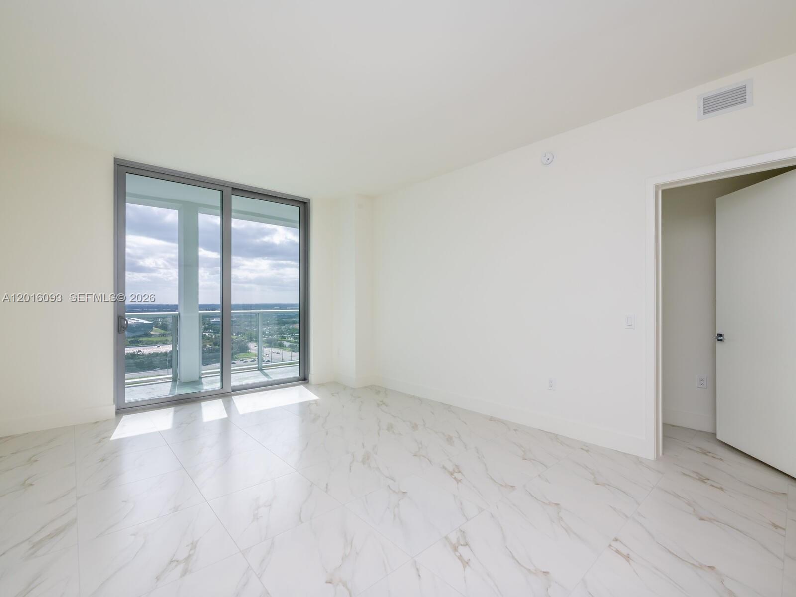 2000 S Metropica Way 2007 Property Photo 11