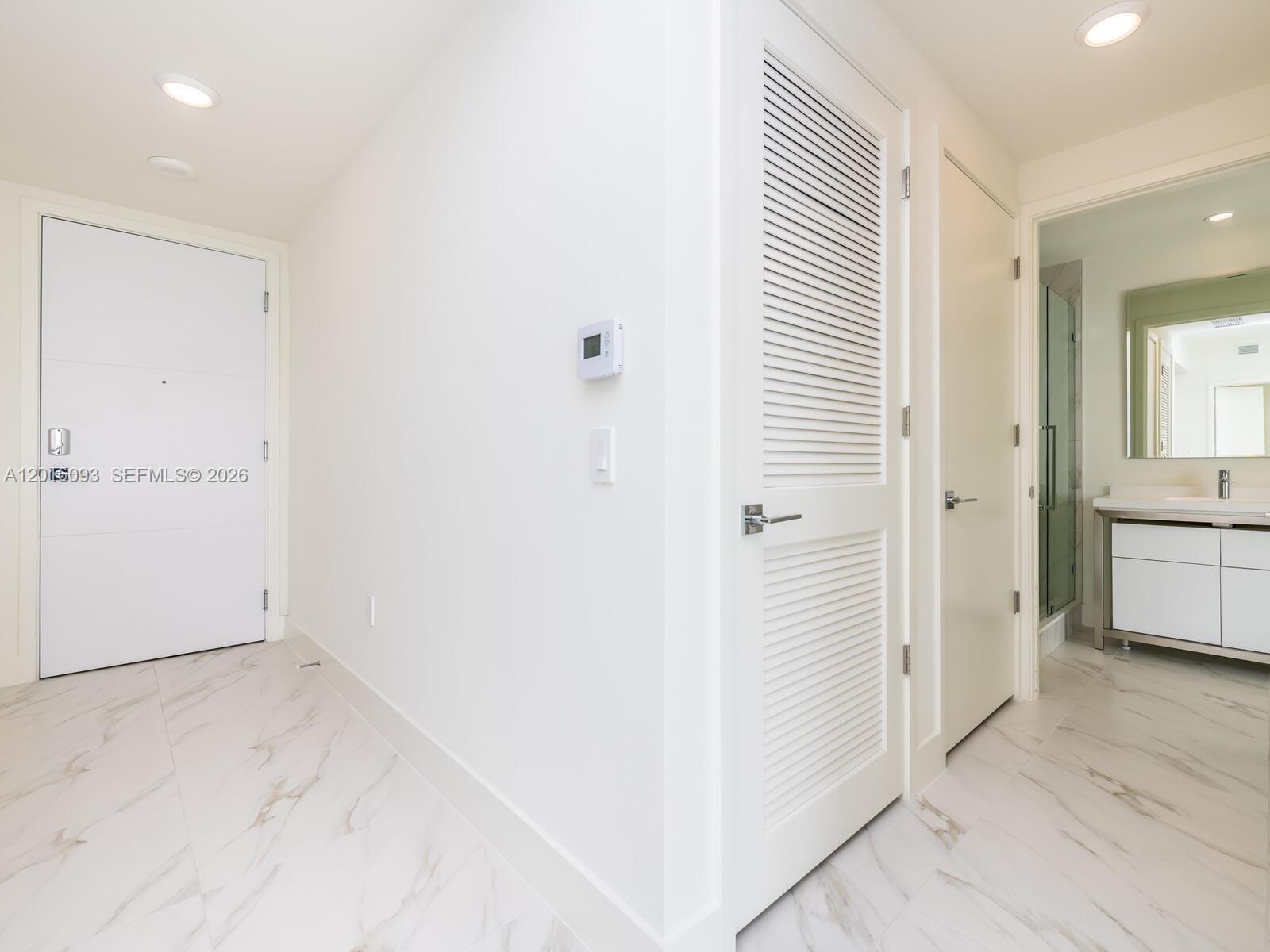 2000 S Metropica Way 2007 Property Photo 14