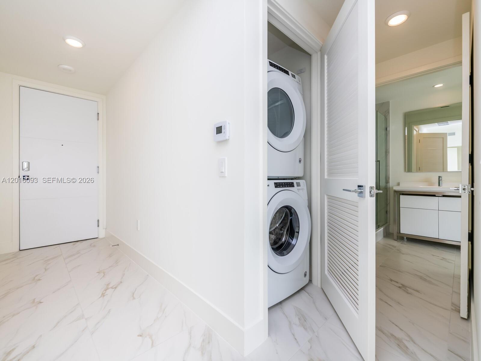2000 S Metropica Way 2007 Property Photo 15