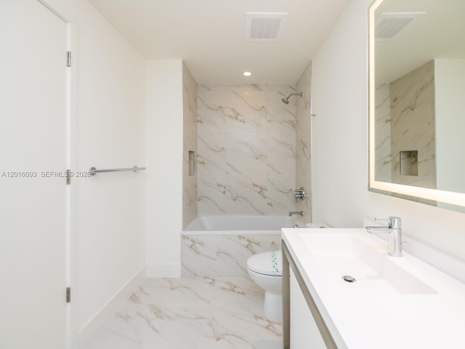 2000 S Metropica Way 2007 Property Photo 23