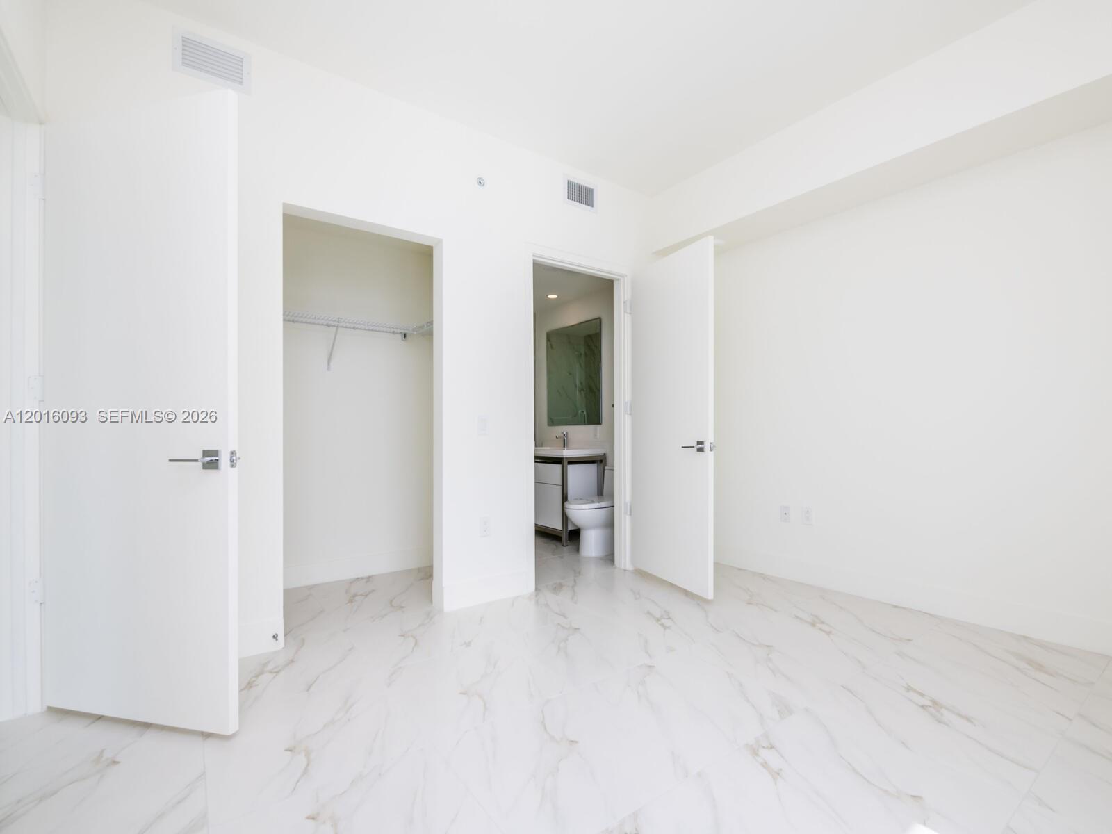 2000 S Metropica Way 2007 Property Photo 27