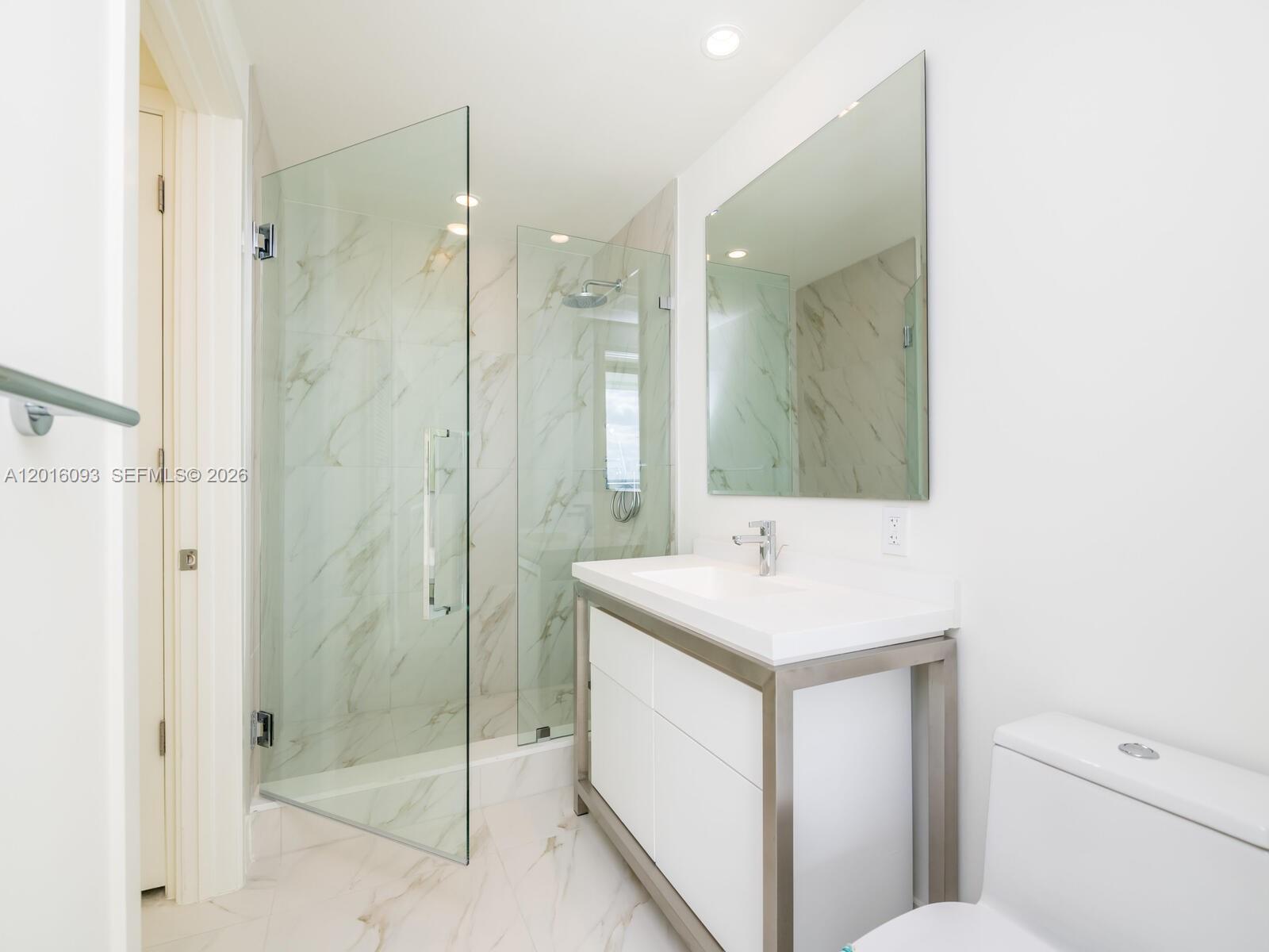 2000 S Metropica Way 2007 Property Photo 28