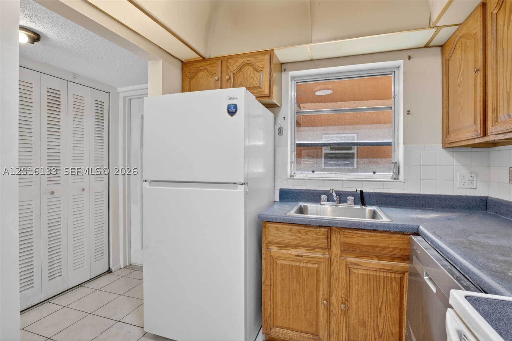 3048 E Sunrise Lakes Dr 220 Property Photo 9