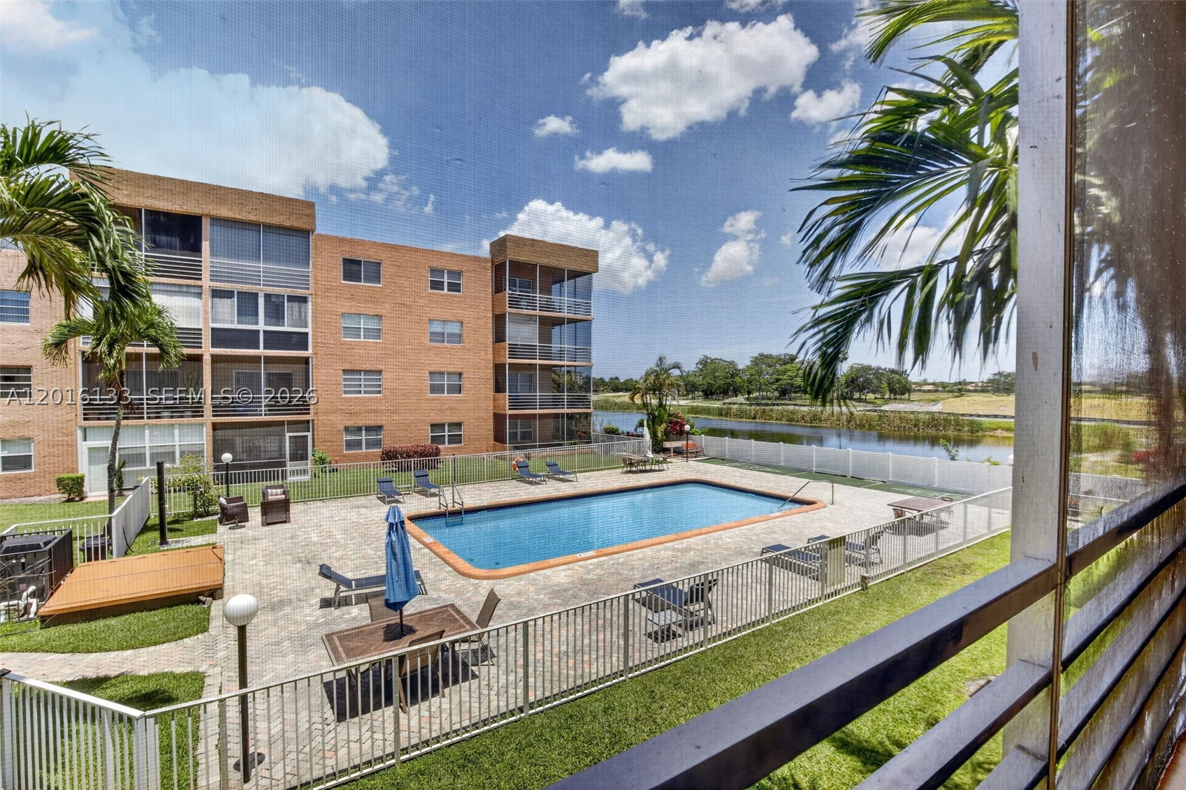 3048 E Sunrise Lakes Dr 220 Property Photo 30