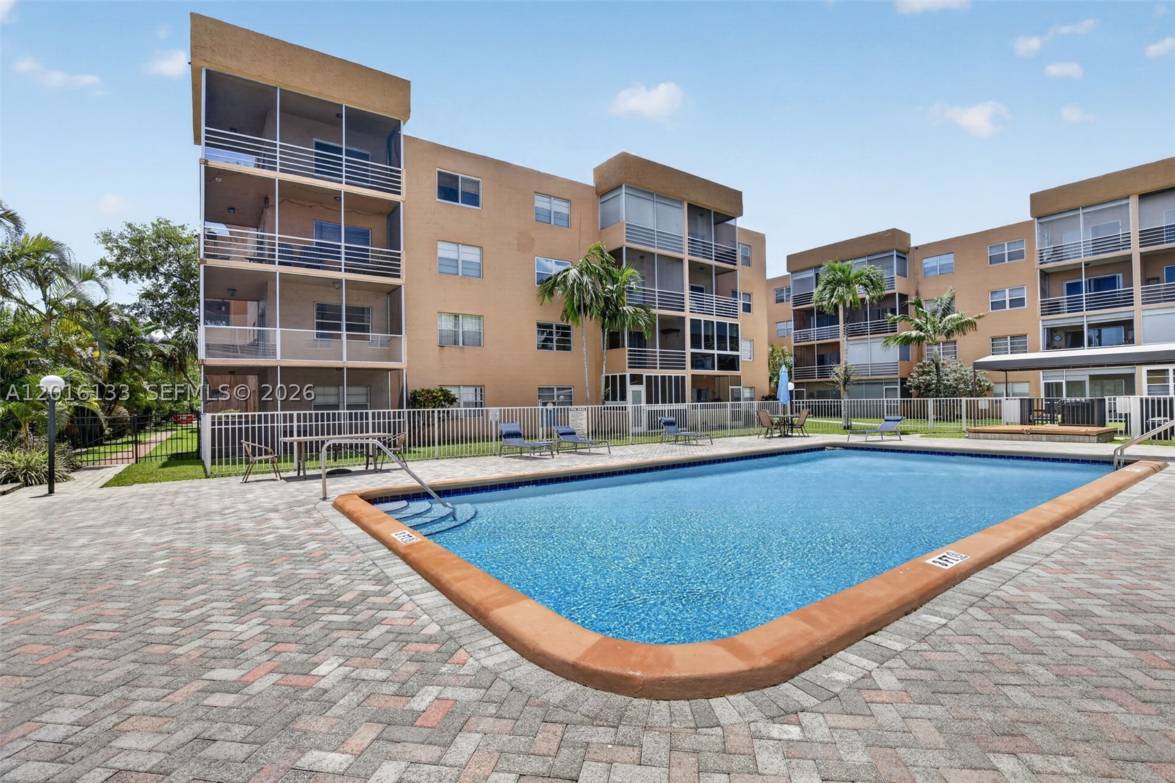 3048 E Sunrise Lakes Dr 220 Property Photo 38