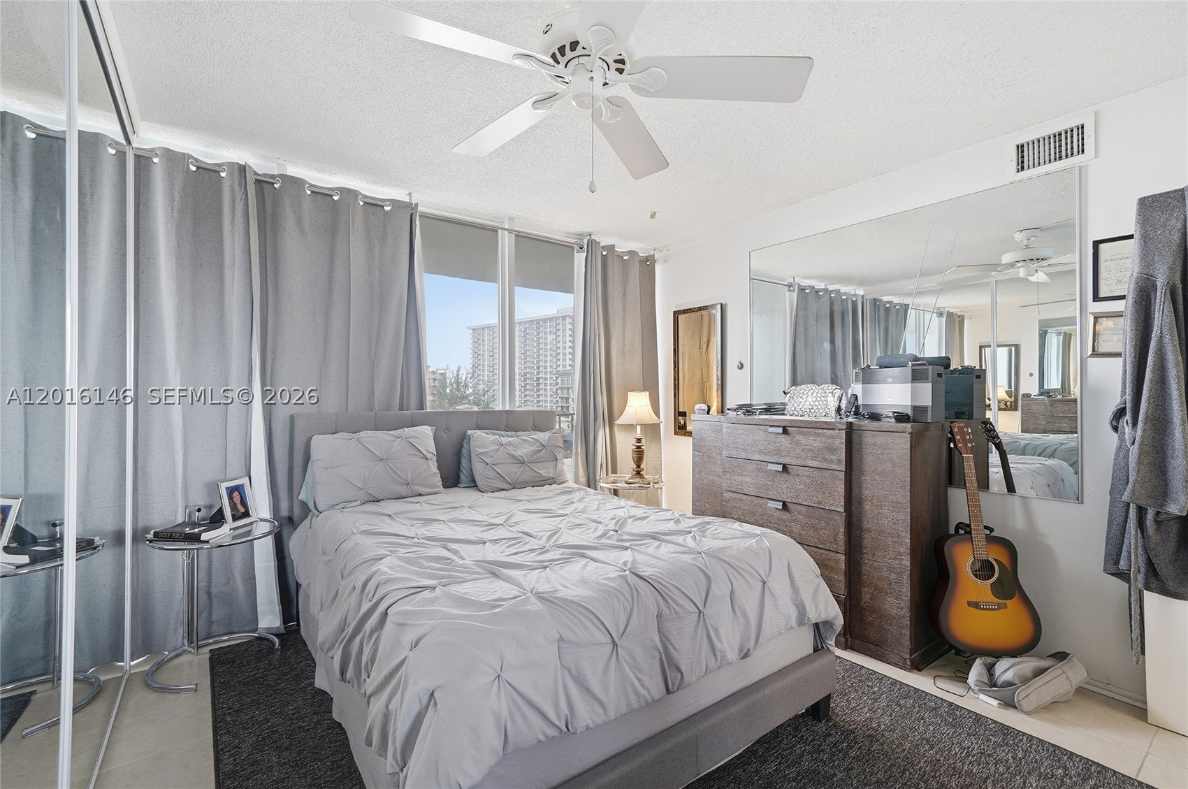 521 N Riverside Dr 606 Property Photo 10
