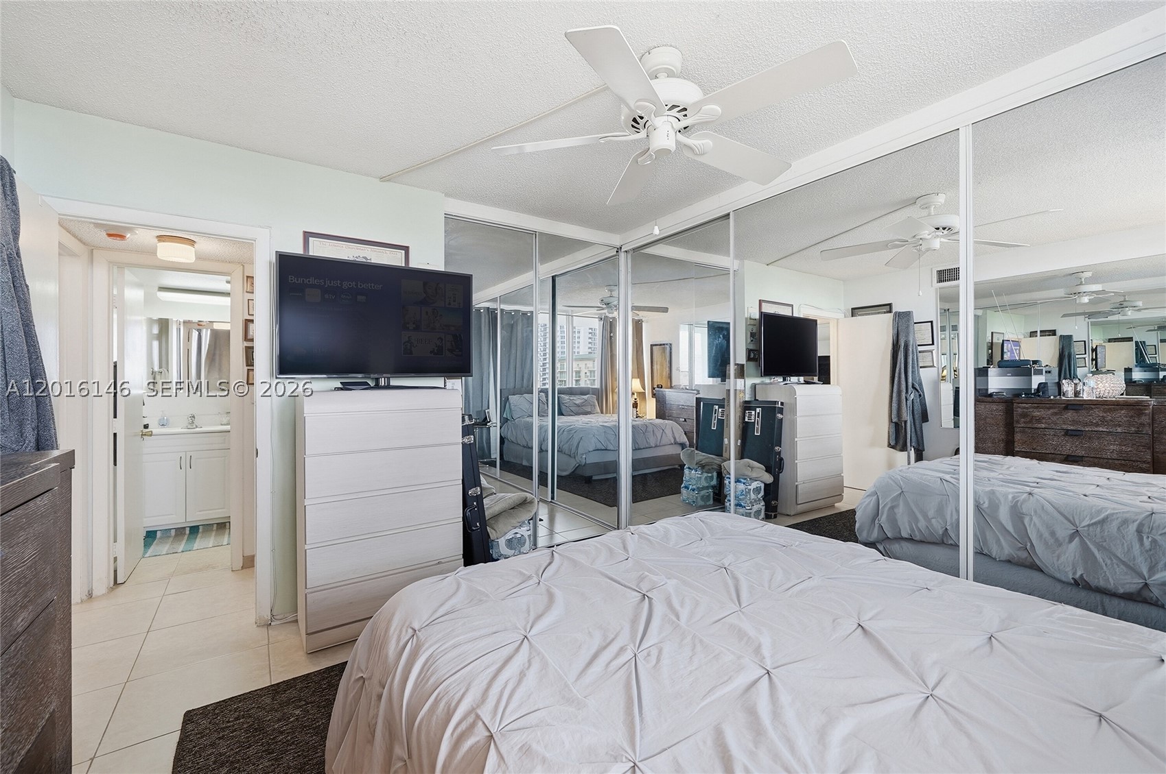 521 N Riverside Dr 606 Property Photo 11