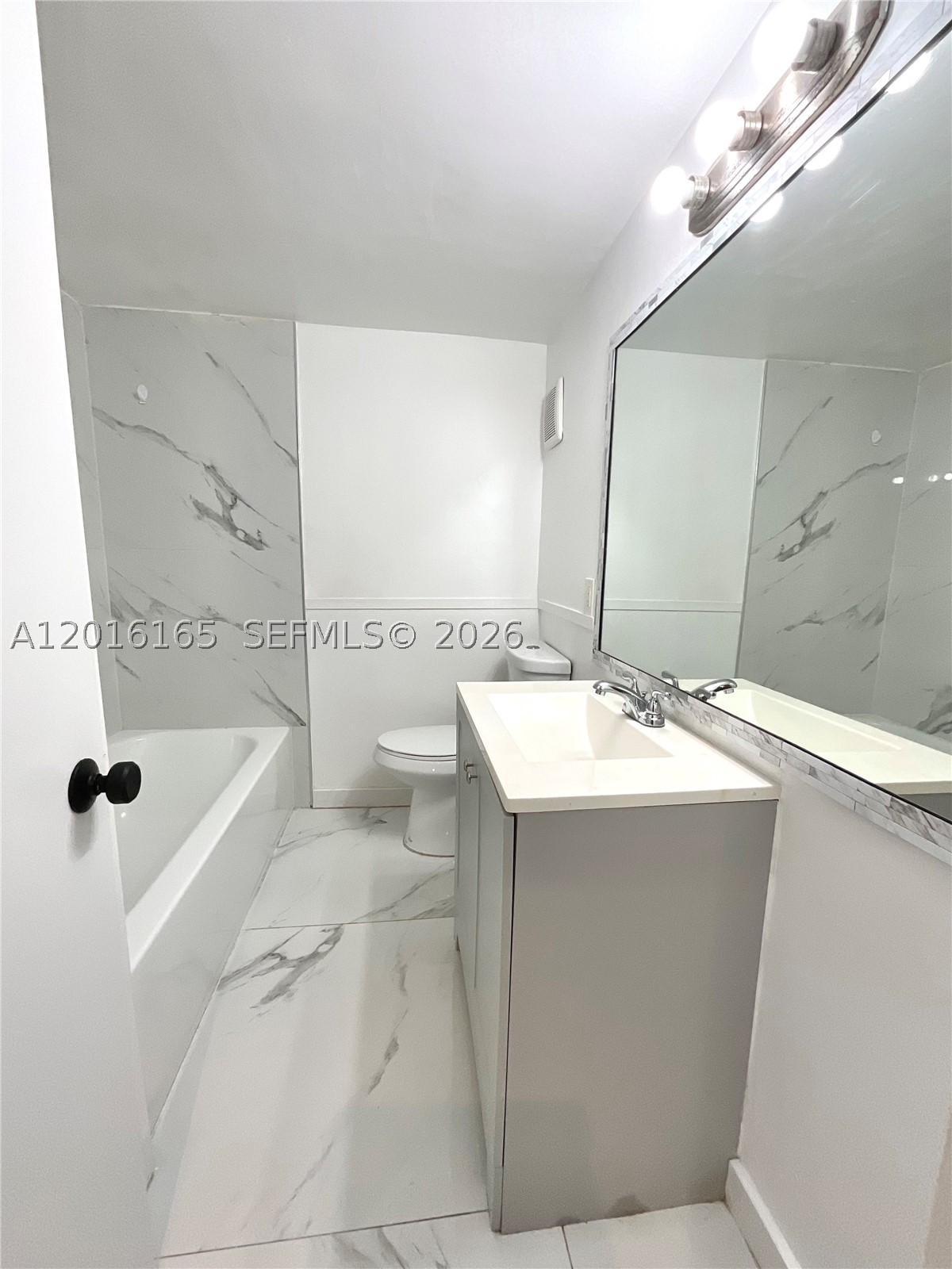 3522 Ne 166th St 7 Property Photo 6