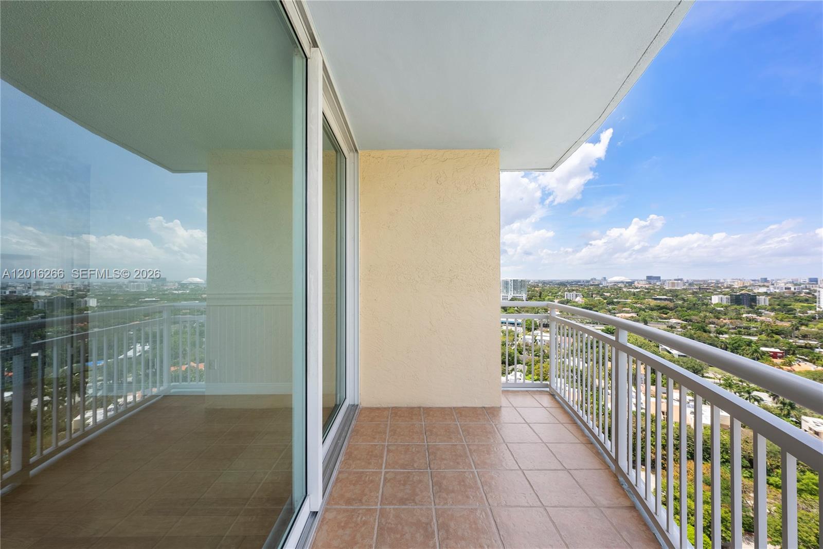 2475 Brickell Ave 2206 Property Photo 5