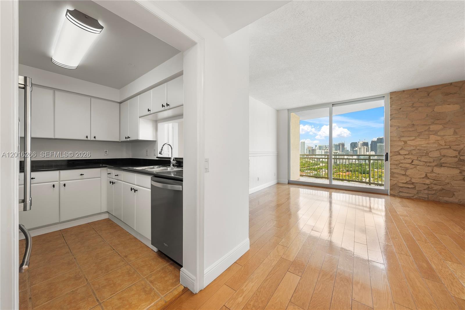 2475 Brickell Ave 2206 Property Photo 8