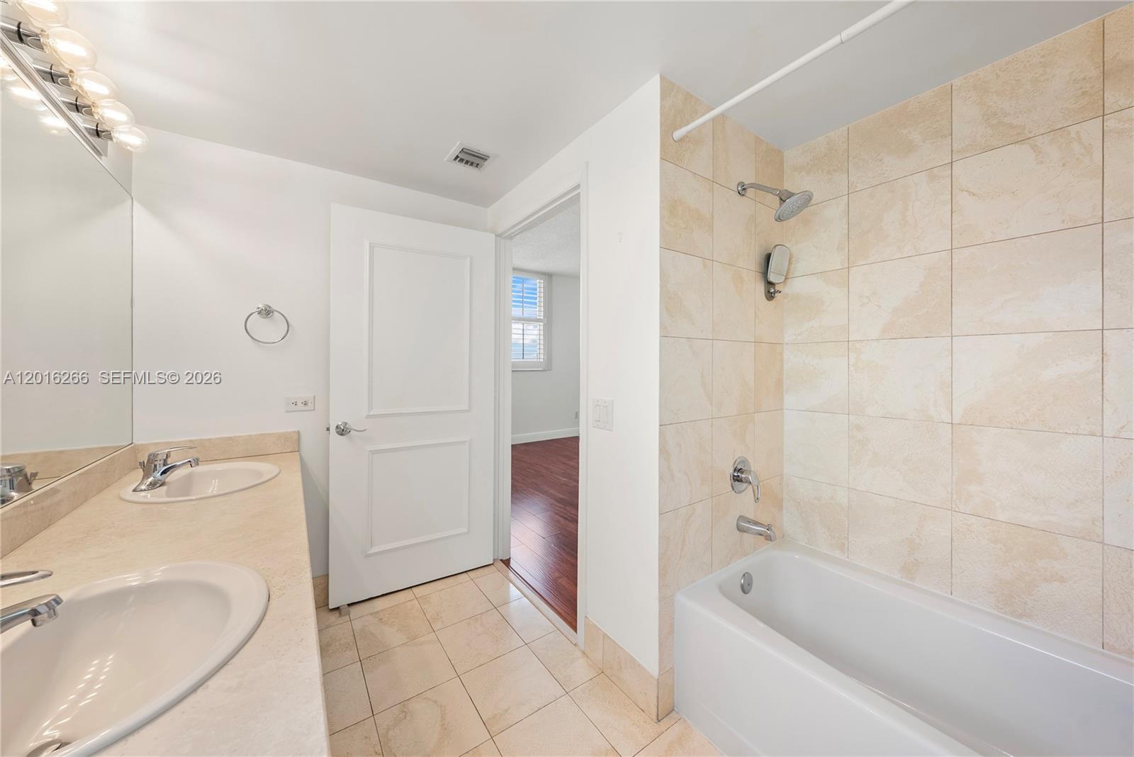 2475 Brickell Ave 2206 Property Photo 26