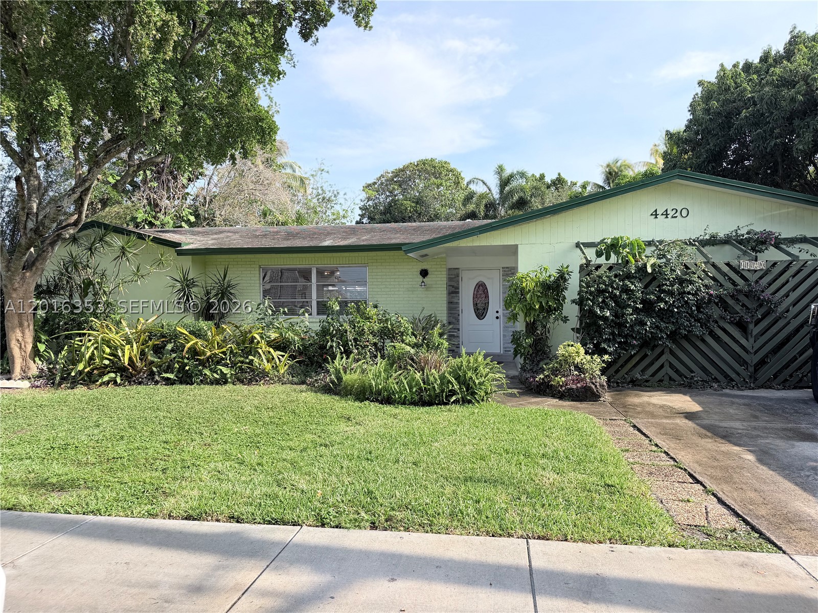 4420 NW 16th St