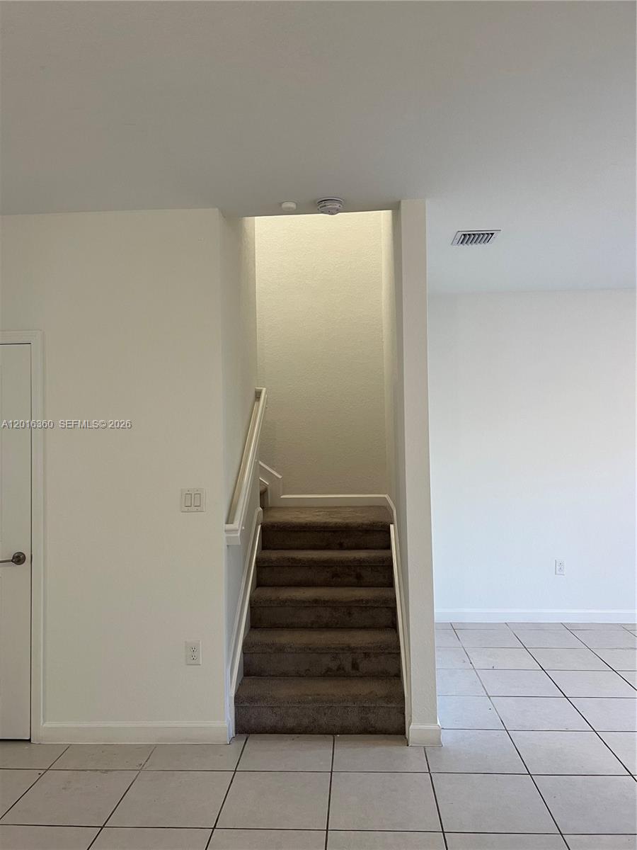 1211 Se 27th Ter Property Photo 7