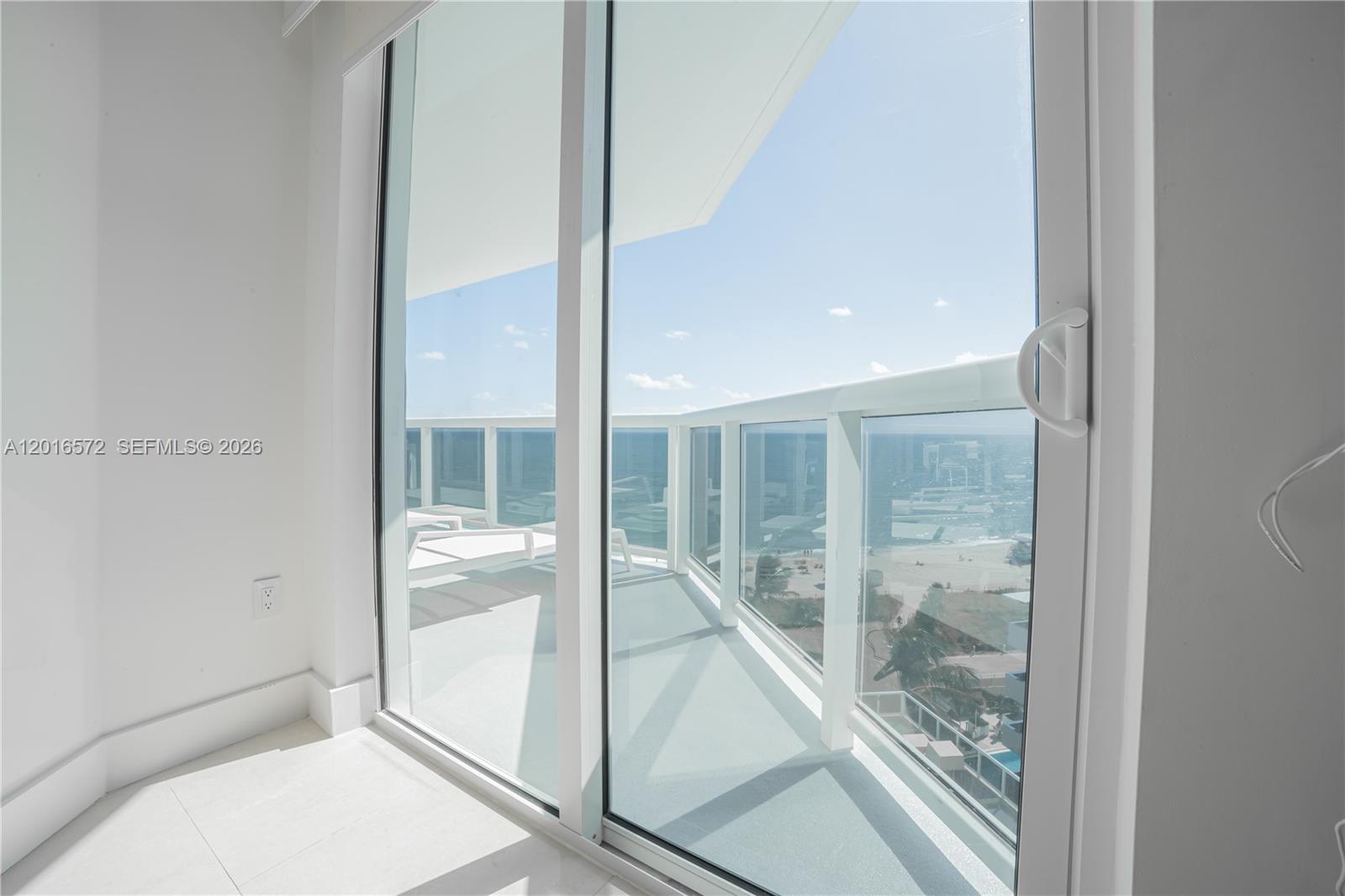 6301 Collins Ave 1102 Property Photo 15