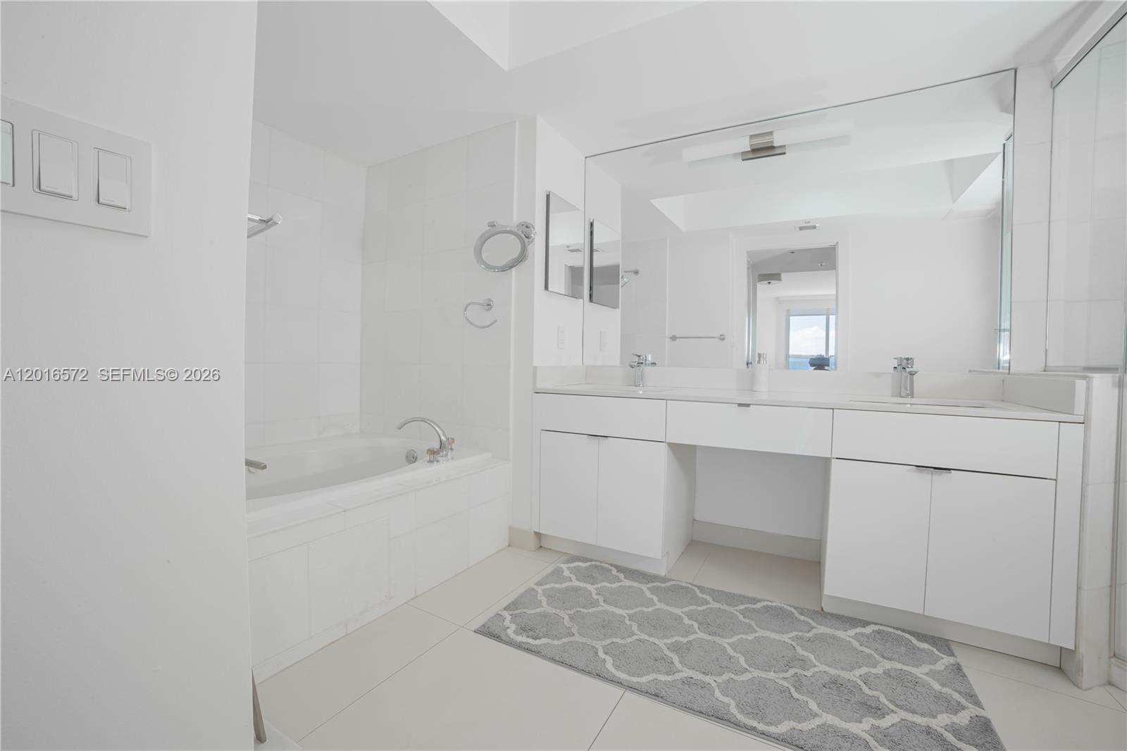 6301 Collins Ave 1102 Property Photo 18
