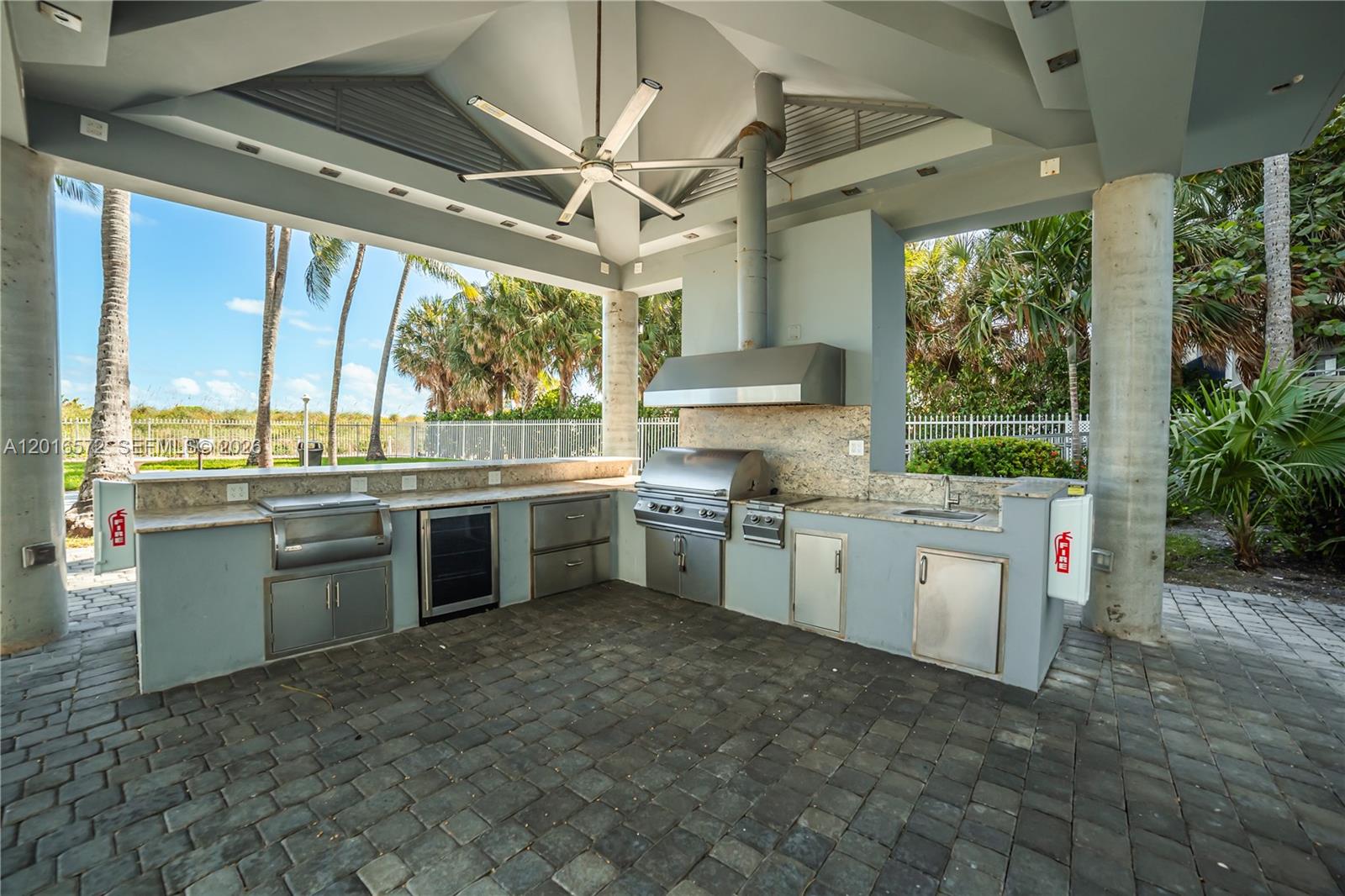 6301 Collins Ave 1102 Property Photo 27