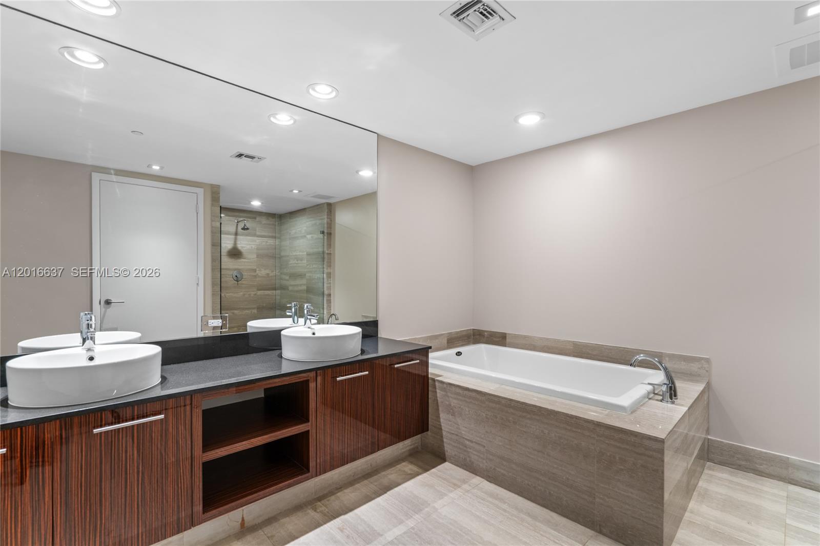 3951 S Ocean Dr 1002 Property Photo 15