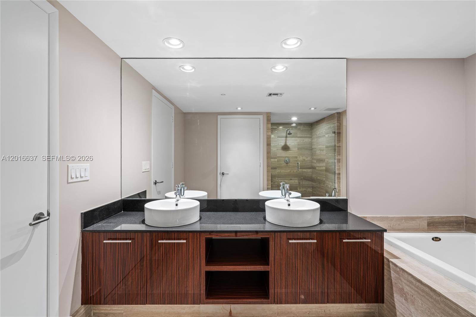 3951 S Ocean Dr 1002 Property Photo 16