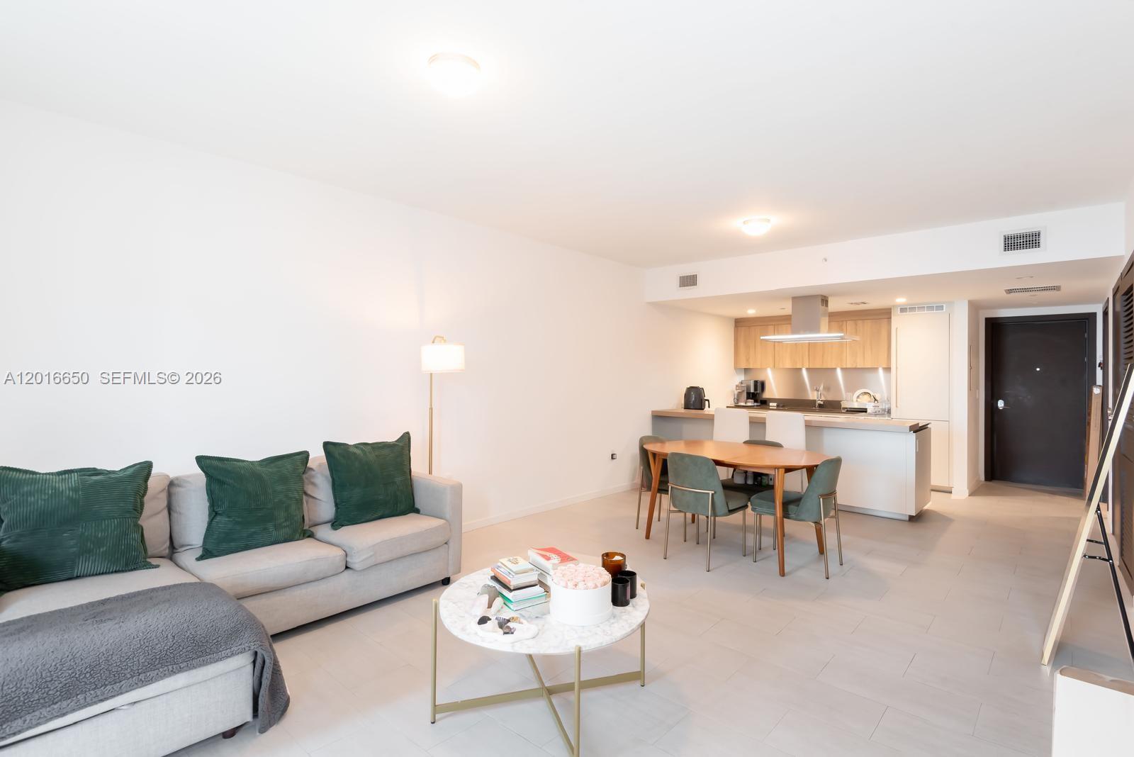 1000 Brickell Plz 2603 Property Photo 11